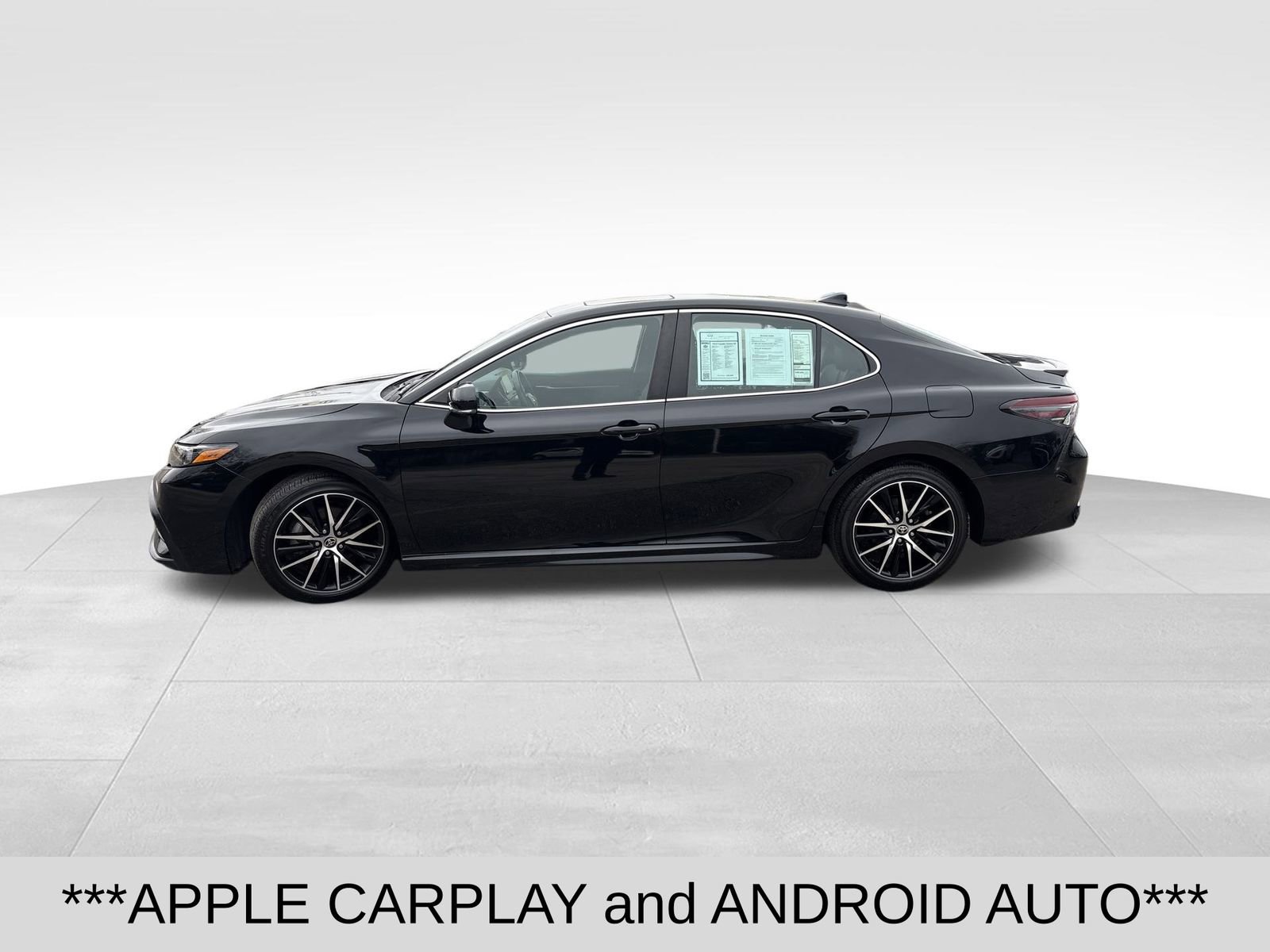 Used 2023 Toyota Camry SE w/ Convenience Package image 2