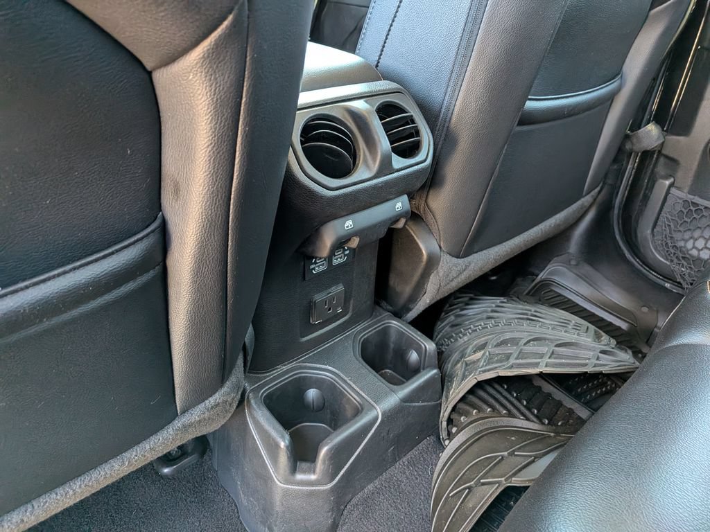 Used 2023 Jeep Gladiator Overland AWD/4WD image 18