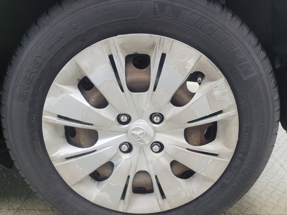 Used 2014 Toyota Yaris L image 31