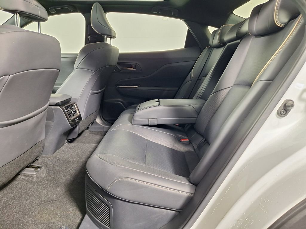 Used 2024 Toyota Crown AWD/4WD image 11