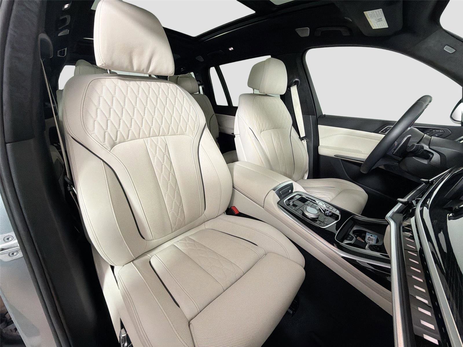 Certified 2024 BMW X7 M60i w/ Executive Package AWD/4WD image 29