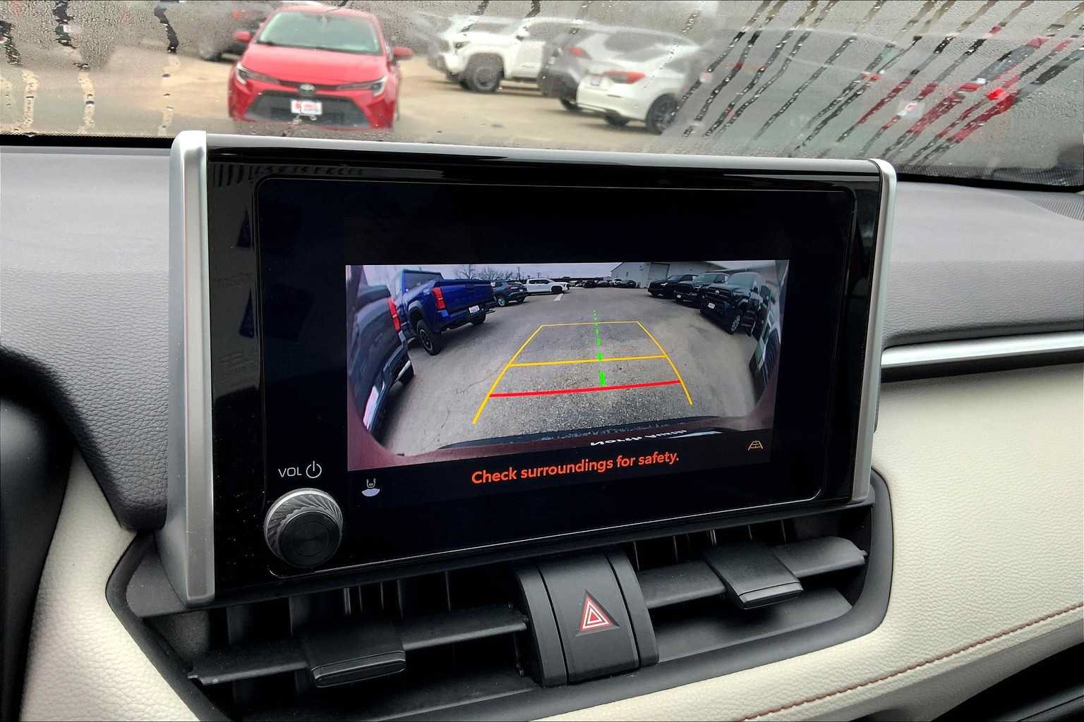 Used 2023 Toyota RAV4 XLE w/ Convenience Package FWD image 27