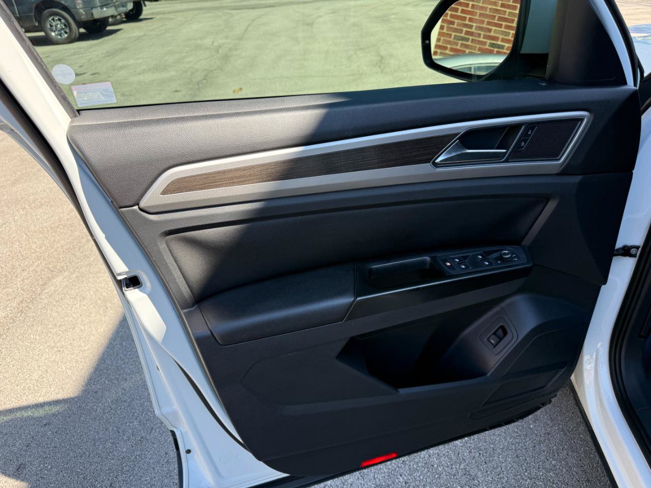 Used 2019 Volkswagen Atlas SE FWD image 12