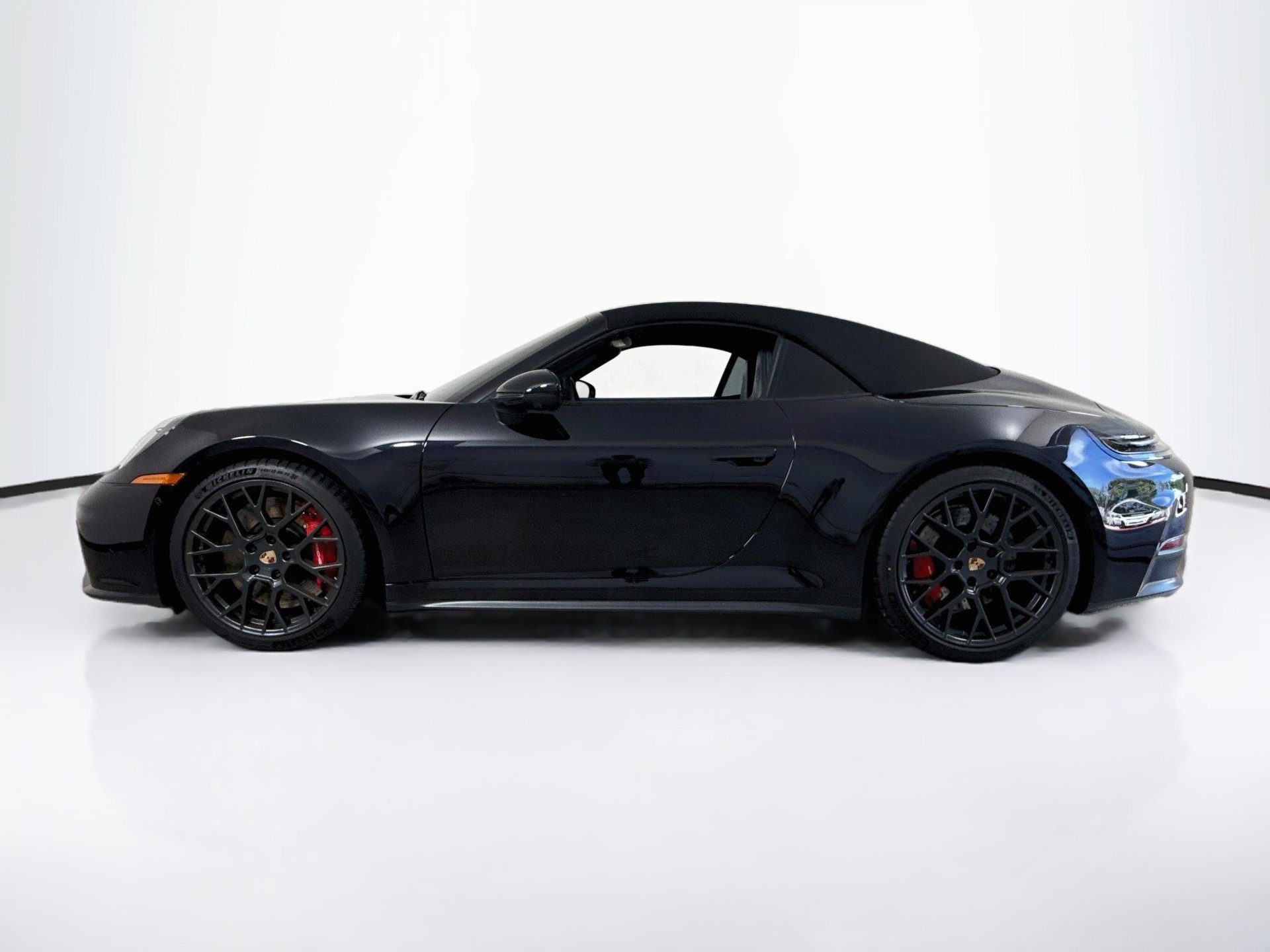 Used 2025 Porsche 911 Carrera S RWD image 4