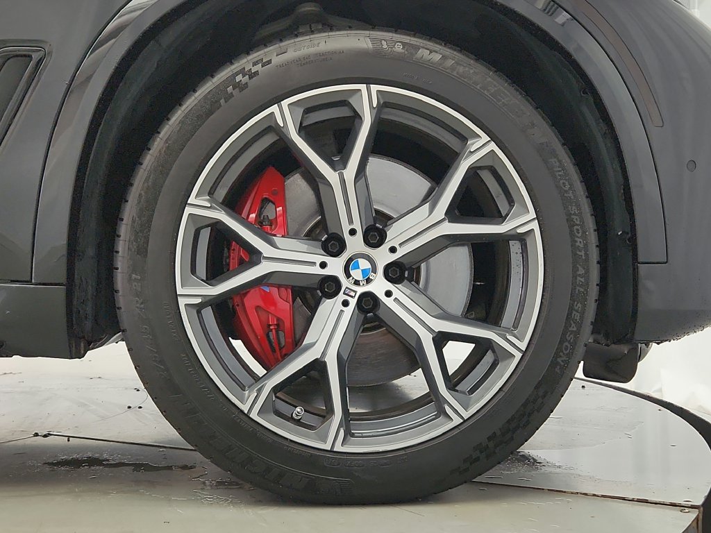 Used 2021 BMW X5 M50i AWD/4WD image 38