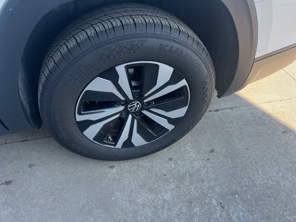 Used 2025 Volkswagen Atlas SE image 9