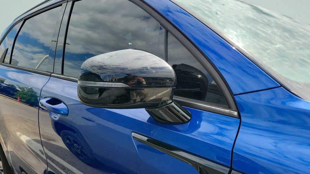 Used 2023 Kia Sorento S w/ Panoramic Sunroof Package FWD image 10