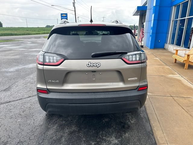 Used 2019 Jeep Cherokee Latitude Plus w/ Cold Weather Group AWD/4WD image 3