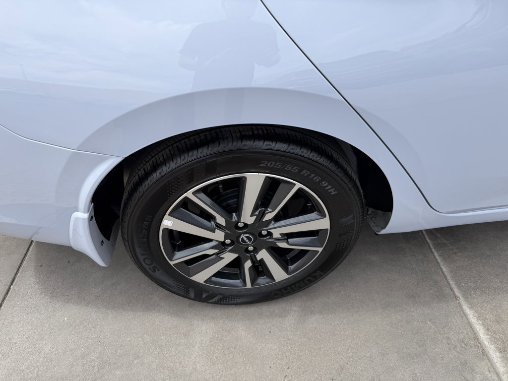 Used 2025 Nissan Versa SV w/ Trunk Package image 15