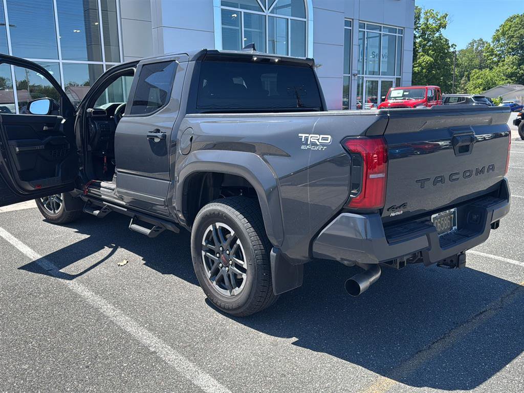 Used 2025 Toyota Tacoma TRD Sport AWD/4WD image 7
