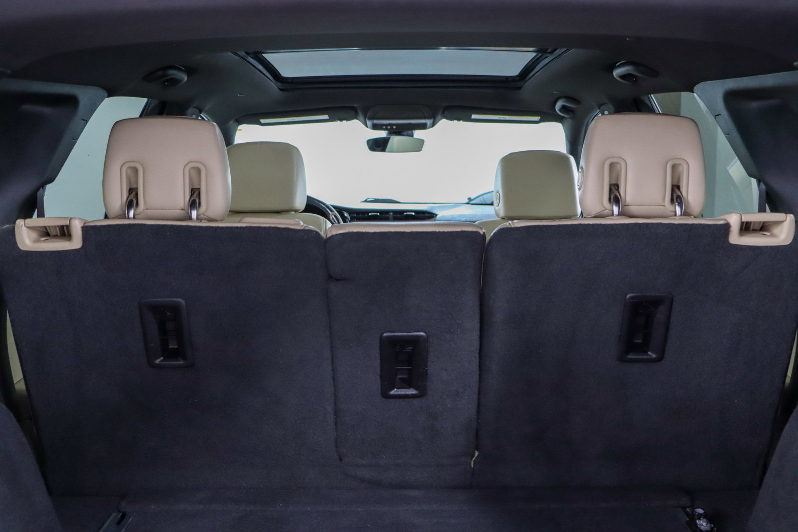 Used 2018 Cadillac XT5 Luxury w/ Driver Awareness Package image 30