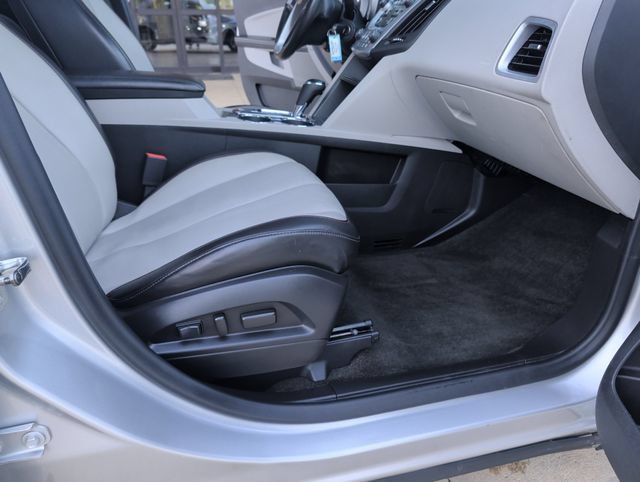 Used 2017 Chevrolet Equinox Premier w/ Enhanced Convenience Package FWD image 32