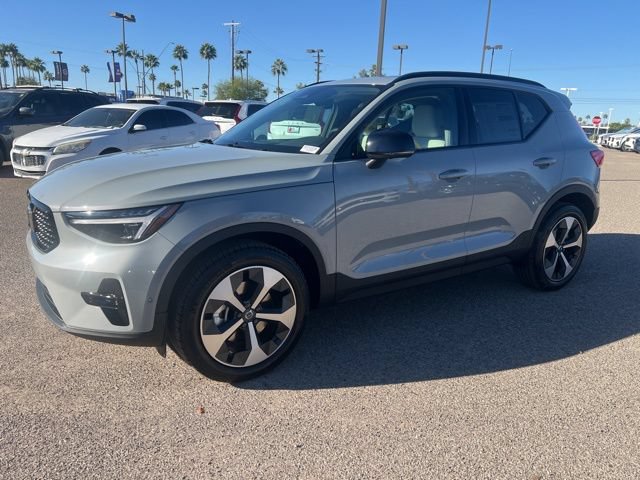 New 2026 Volvo XC40 B5 Plus w/ Protection Package Premier AWD/4WD video 1