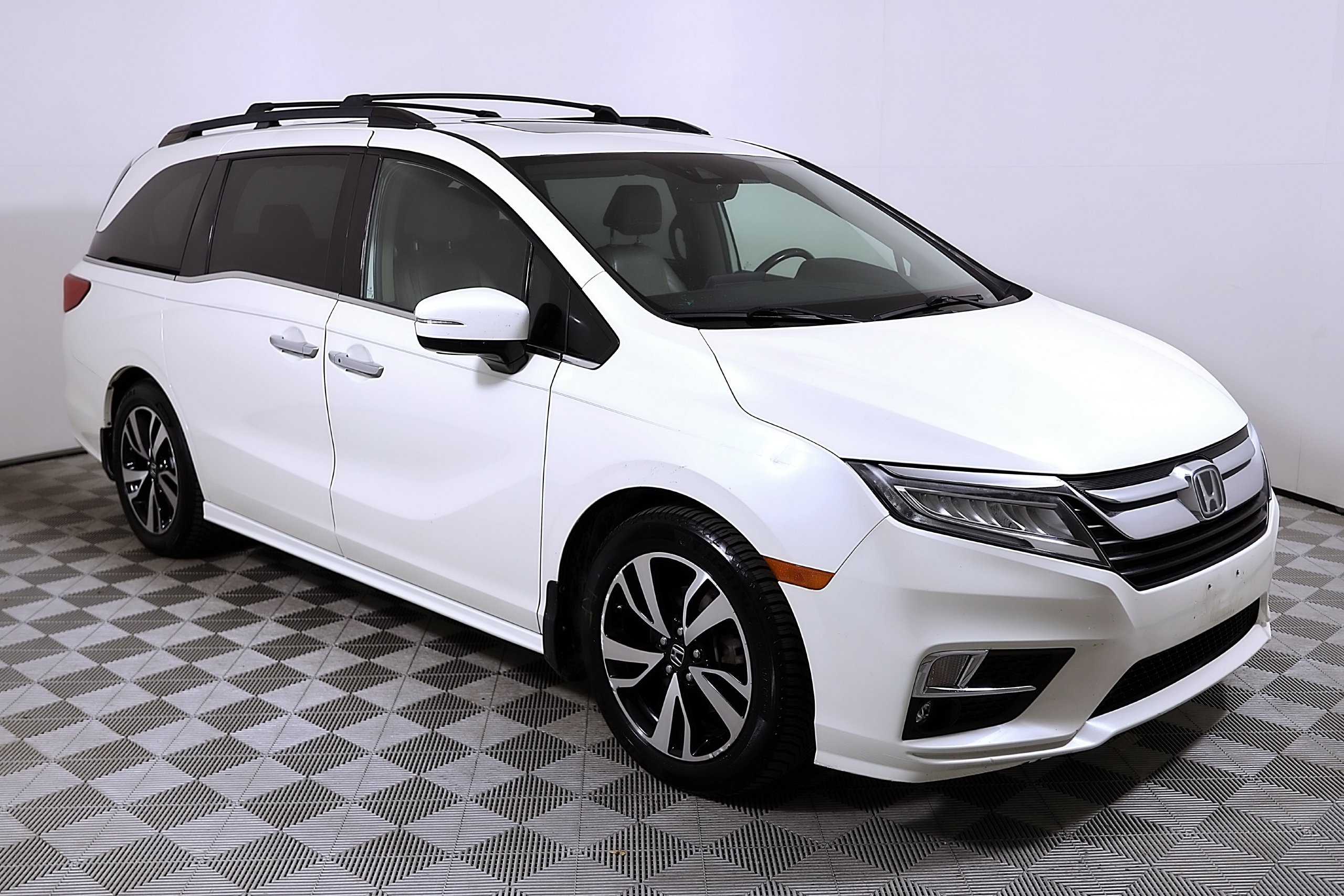 Used 2019 Honda Odyssey Elite image 5
