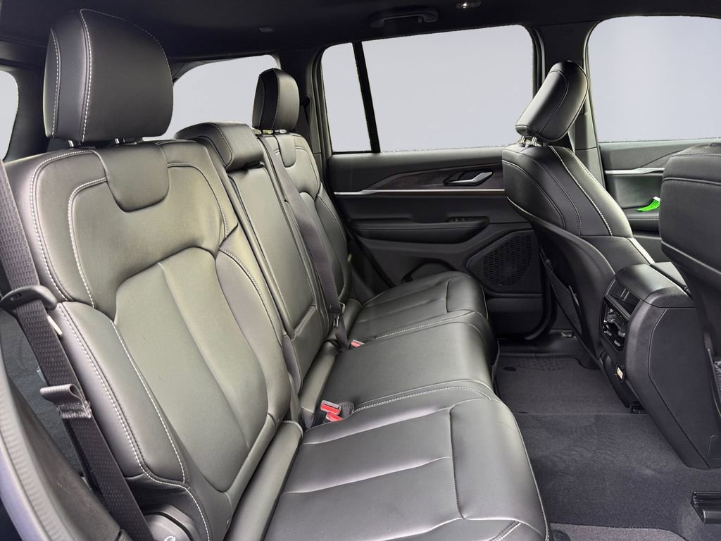 New 2025 Jeep Grand Cherokee Limited w/ Trailer Tow Package image 20