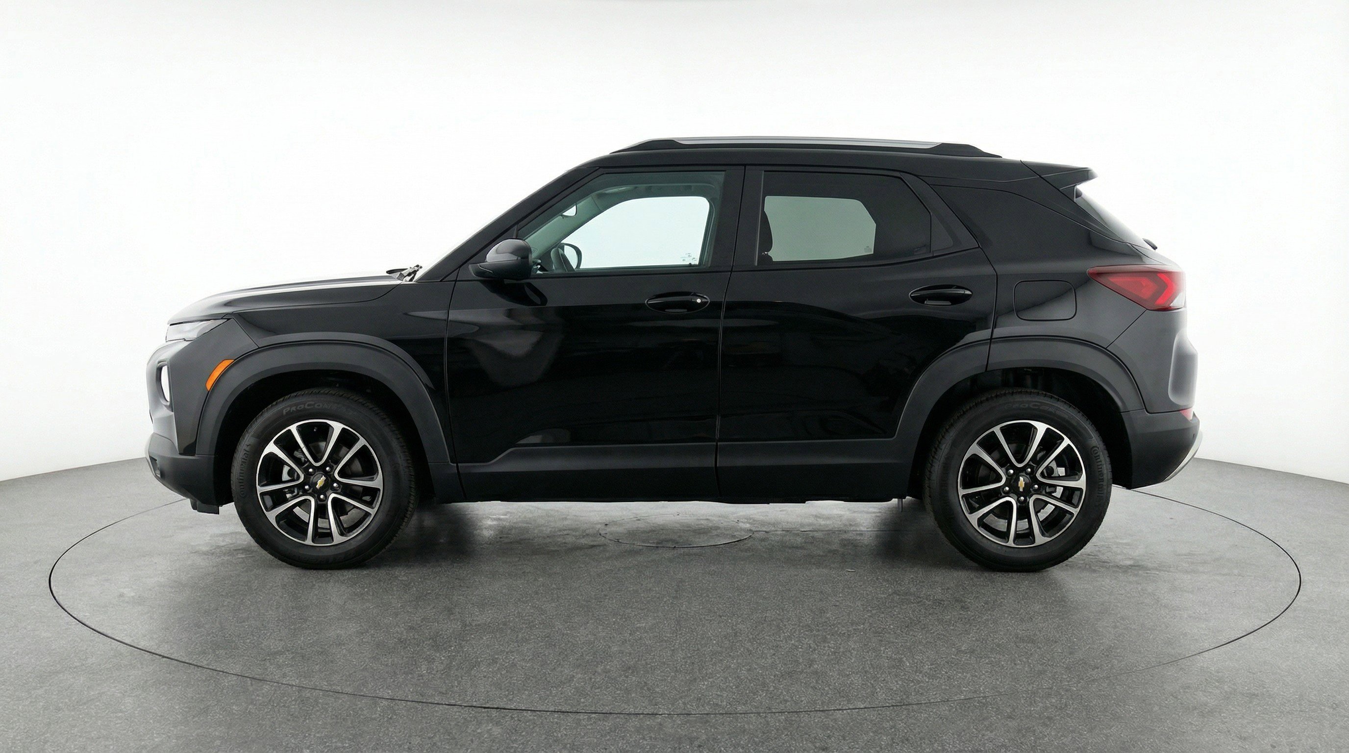 Used 2025 Chevrolet TrailBlazer LT FWD image 5