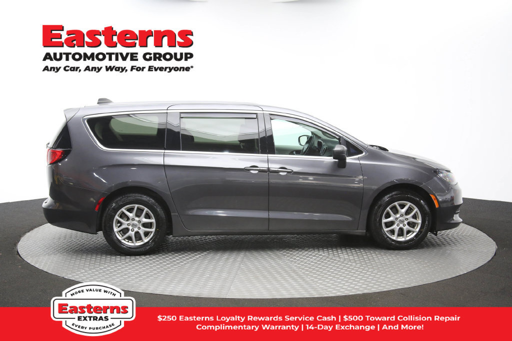 Used 2022 Chrysler Voyager LX FWD image 45