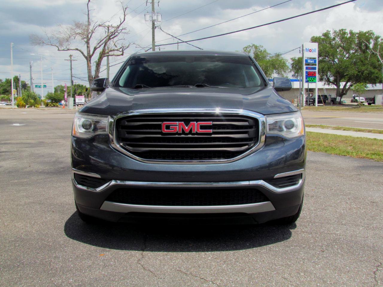 Used 2019 GMC Acadia SLE FWD image 14