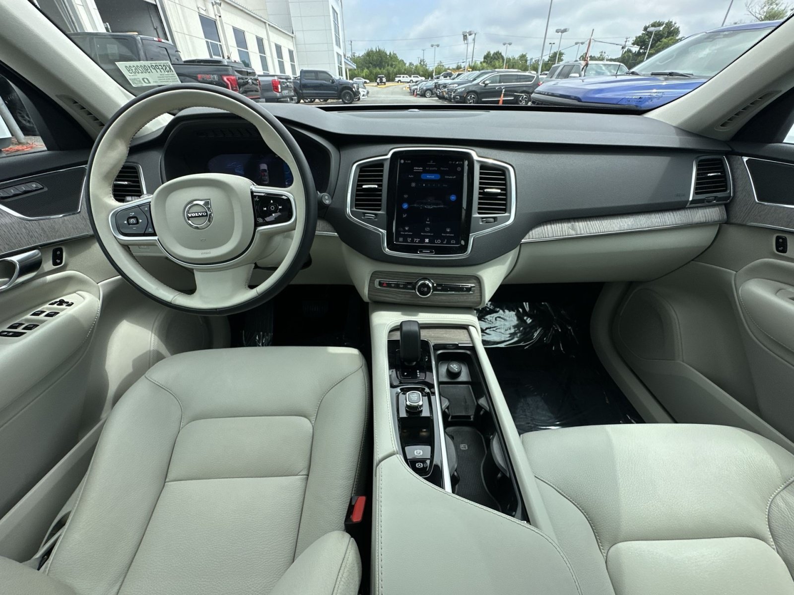 Used 2023 Volvo XC90 B6 Core w/ Climate Package AWD/4WD image 31