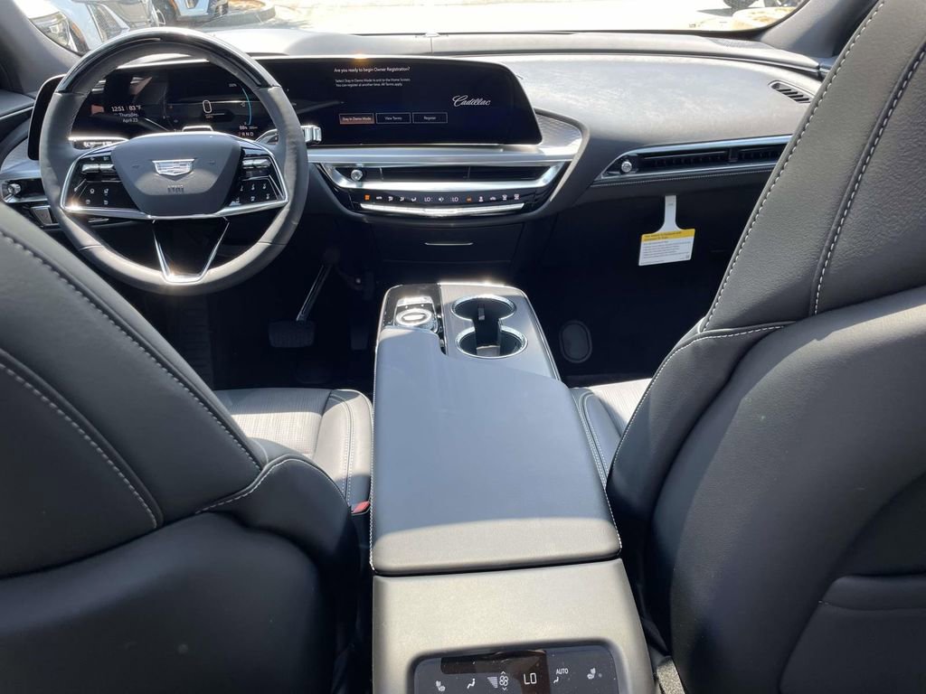 New 2026 Cadillac Lyriq Signature Sport AWD/4WD image 14