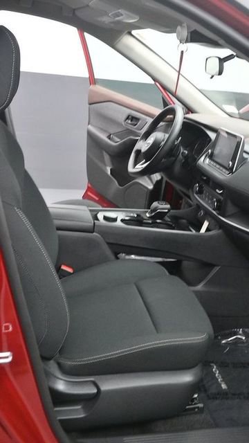 Used 2023 Nissan Rogue S AWD/4WD image 12
