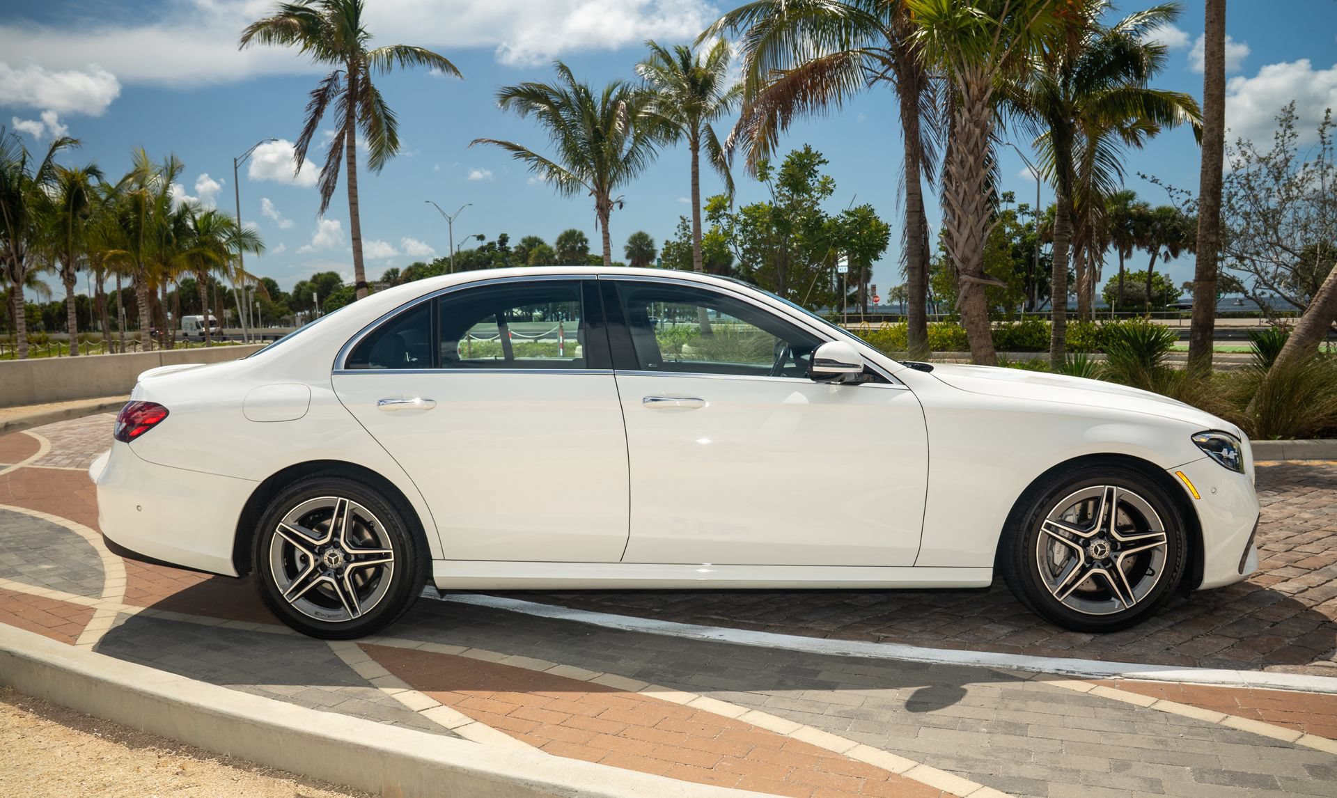 Used 2023 Mercedes-Benz E 350 4MATIC Sedan image 8