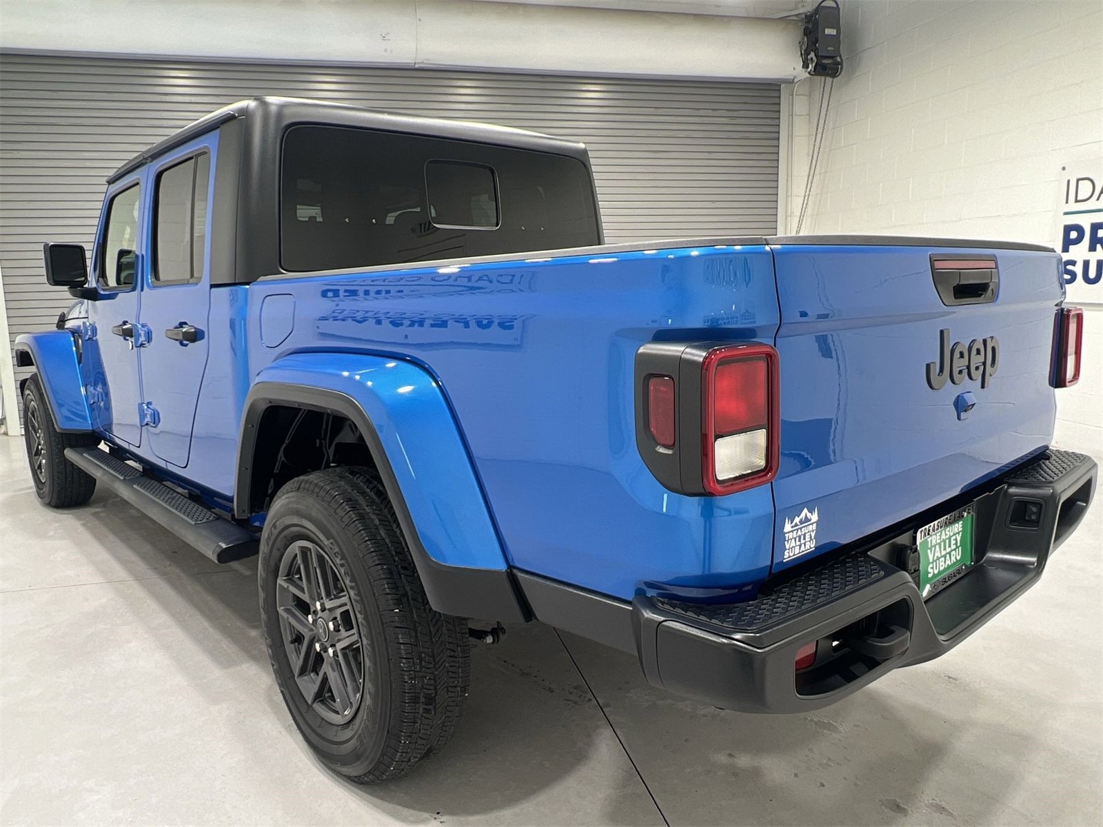 Used 2024 Jeep Gladiator Sport image 6