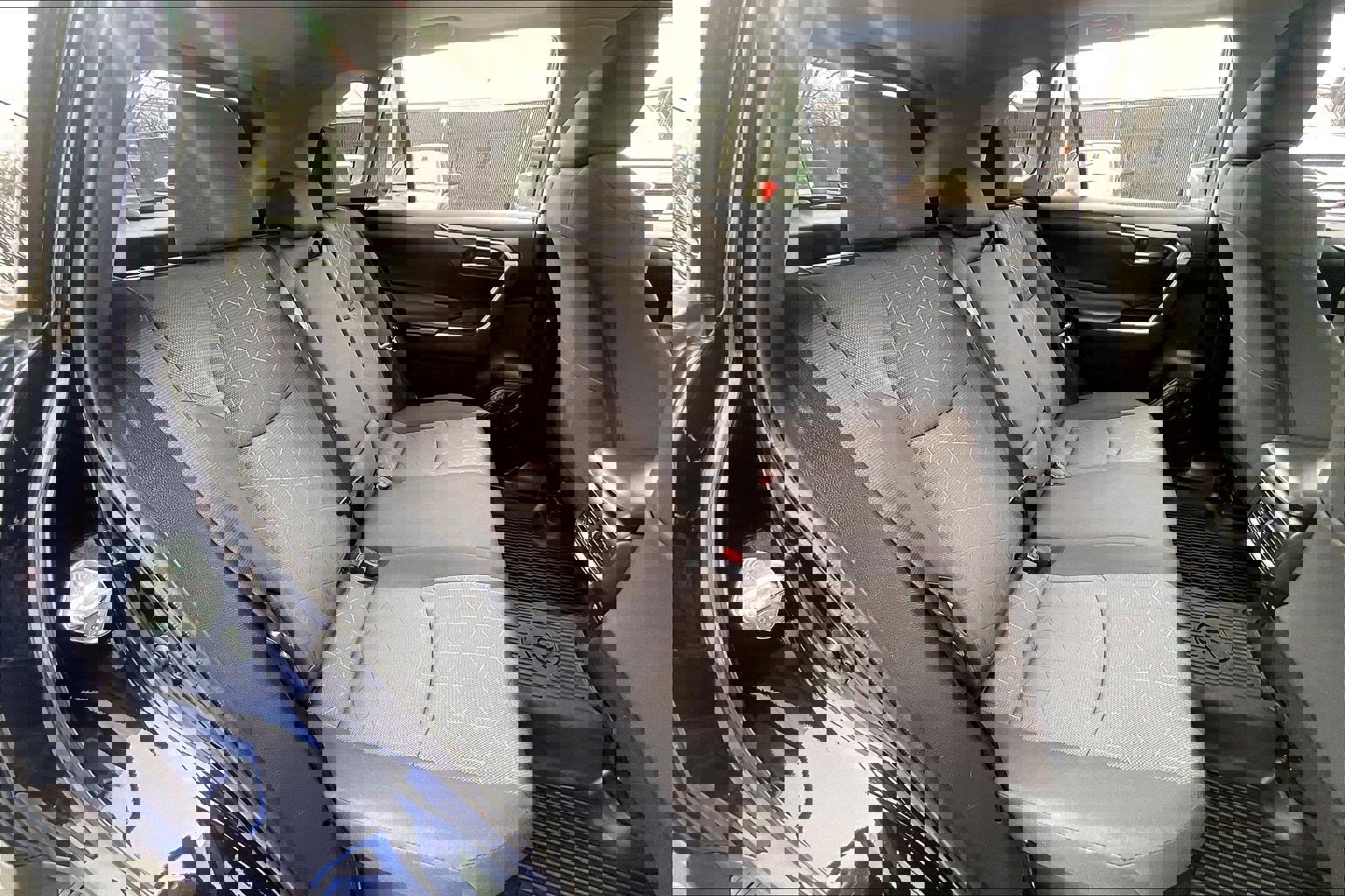 Used 2020 Toyota RAV4 XLE image 32