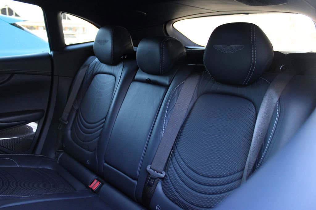 Used 2022 Aston Martin DBX image 11