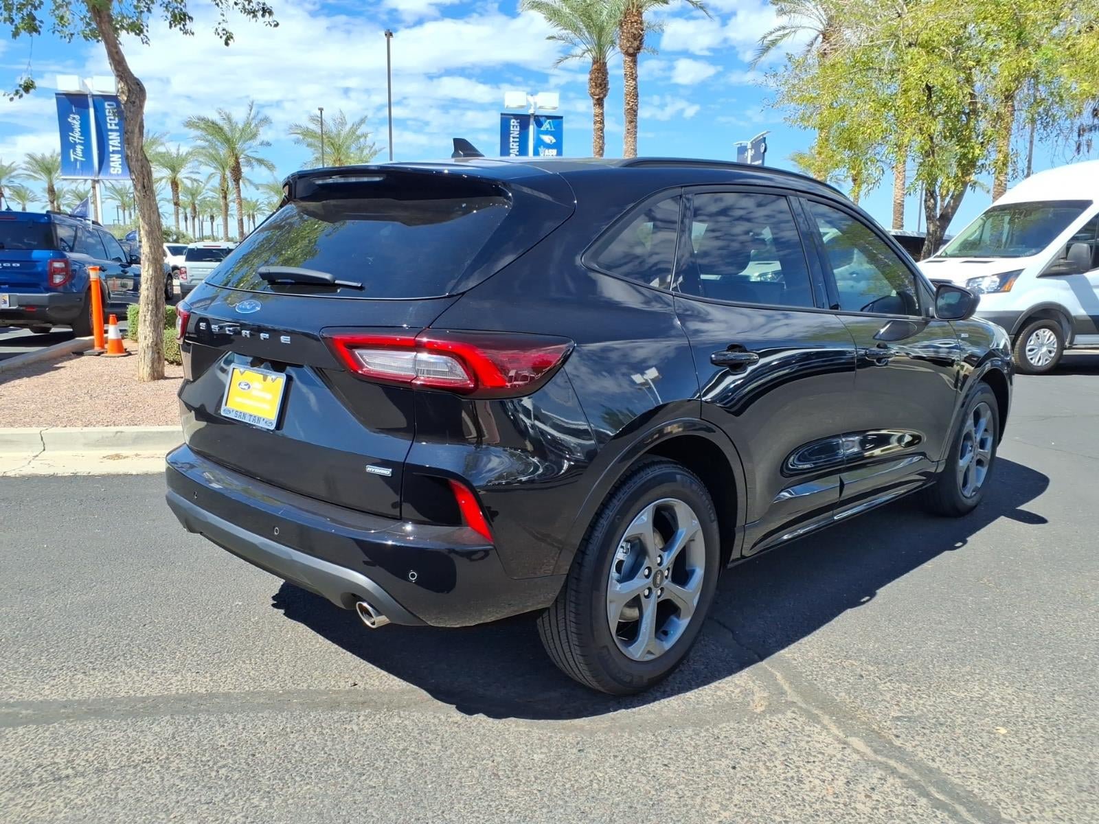 Certified 2024 Ford Escape ST-Line w/ Equipment Group 301A FWD image 4