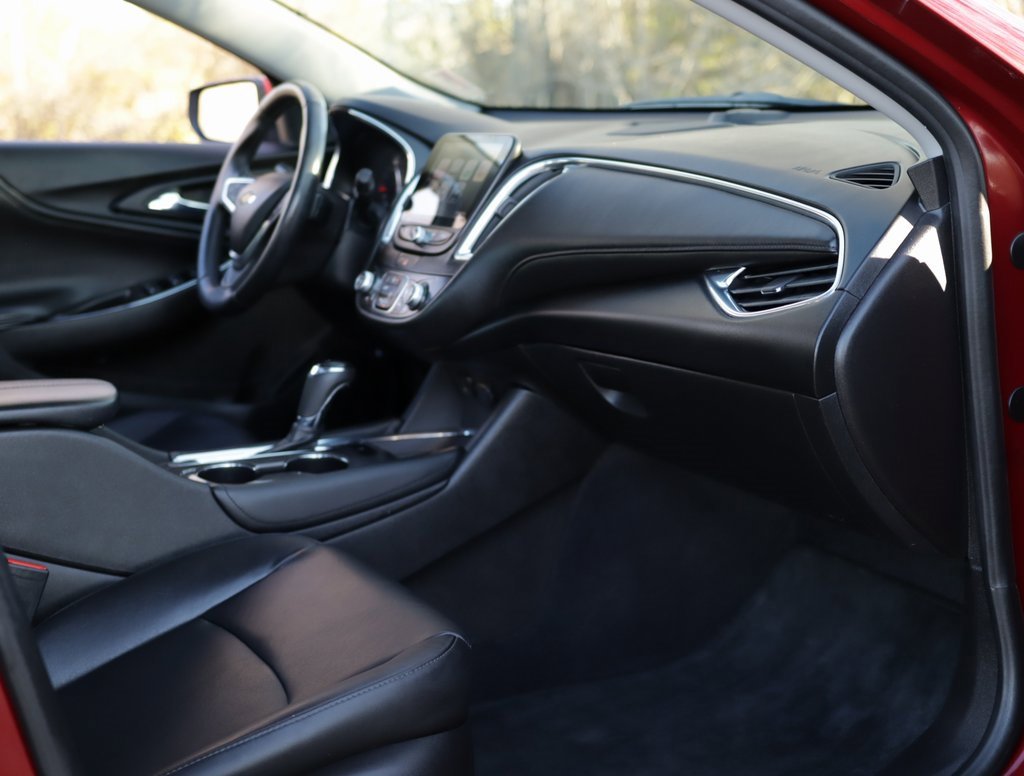 Used 2017 Chevrolet Malibu LT w/ Leather Package image 29