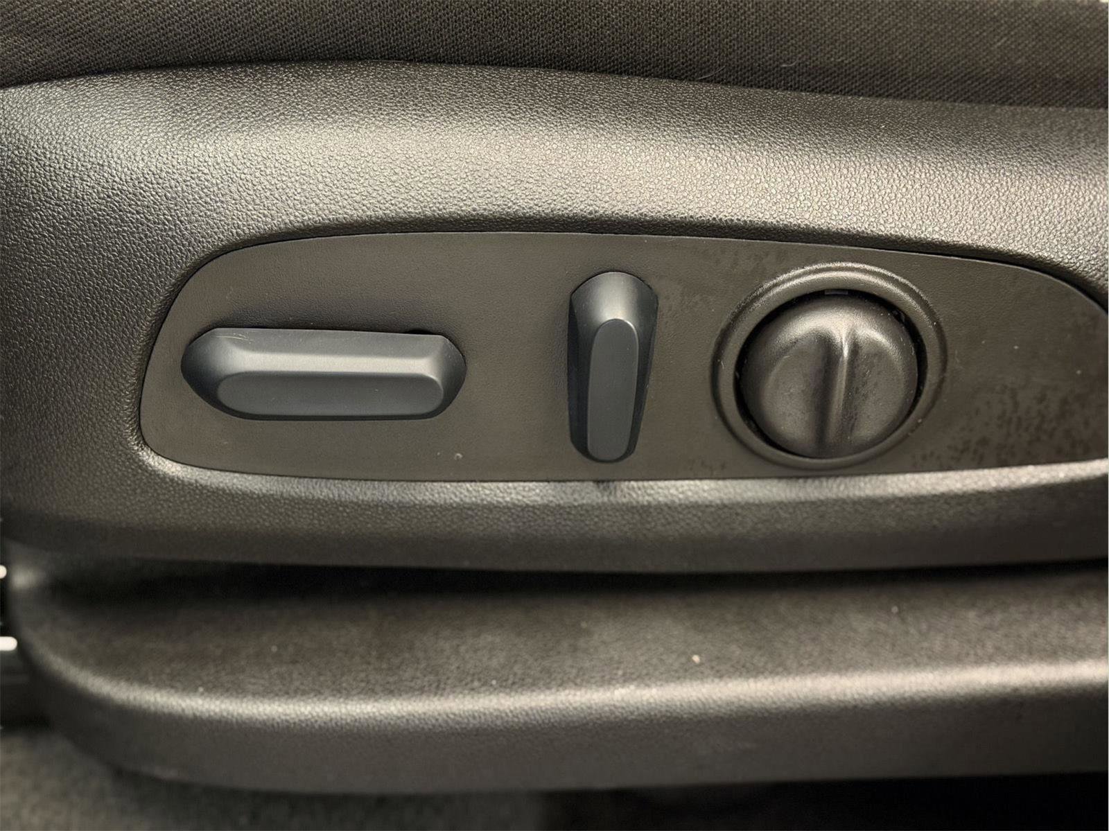 Certified 2023 GMC Terrain SLE w/ Driver Convenience Package image 27