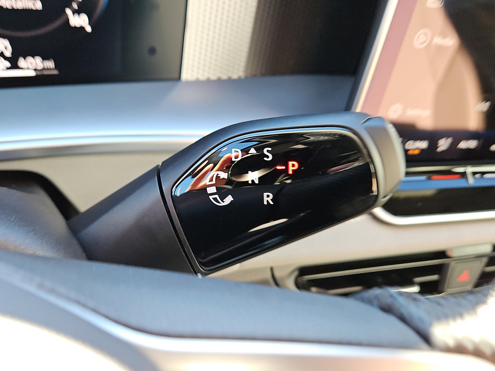 New 2026 Volkswagen Tiguan SE R-Line image 20