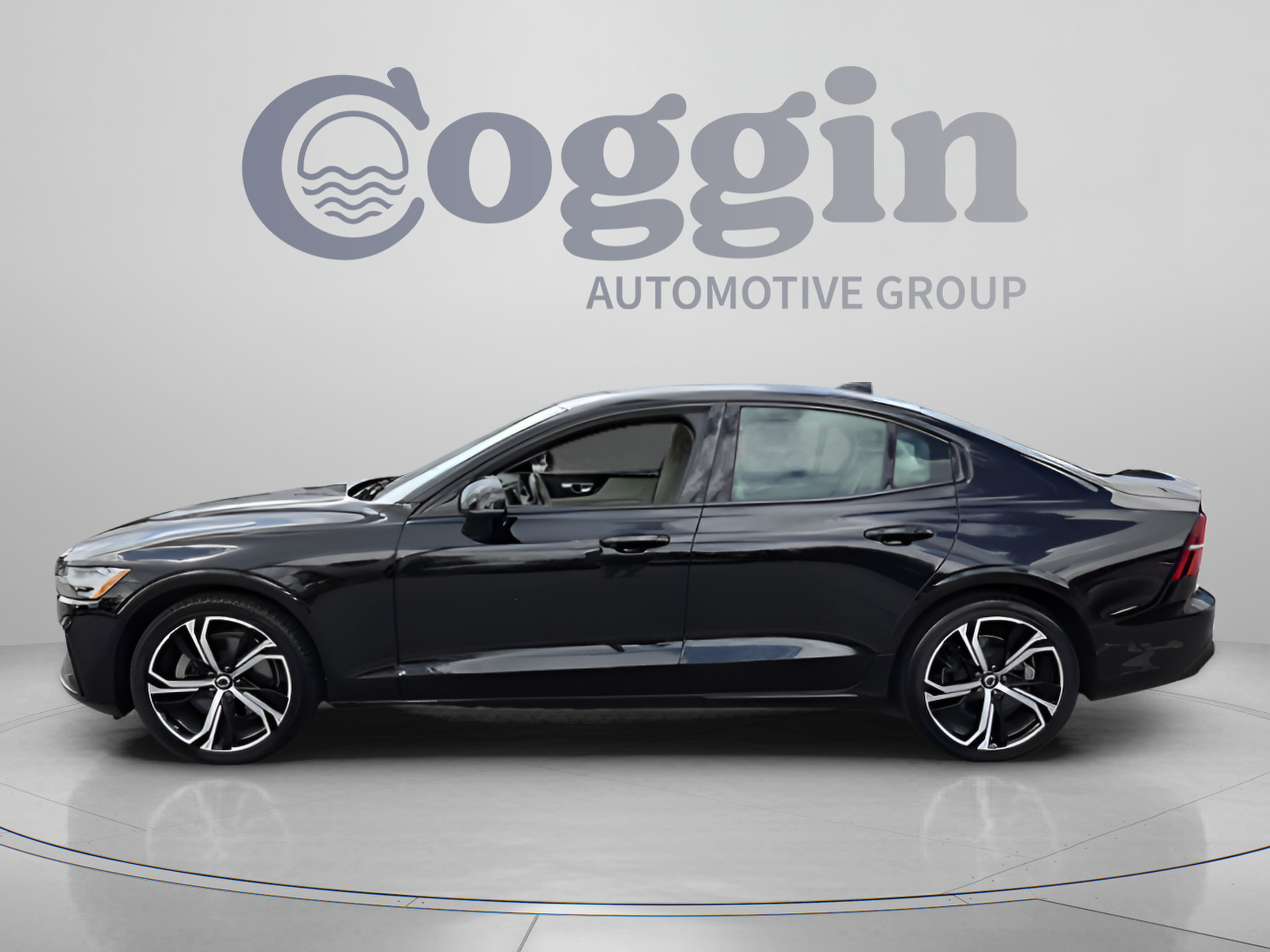 Used 2024 Volvo S60 B5 Plus FWD image 2