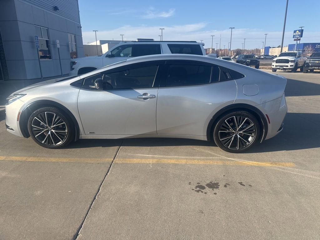 Used 2024 Toyota Prius XLE image 7