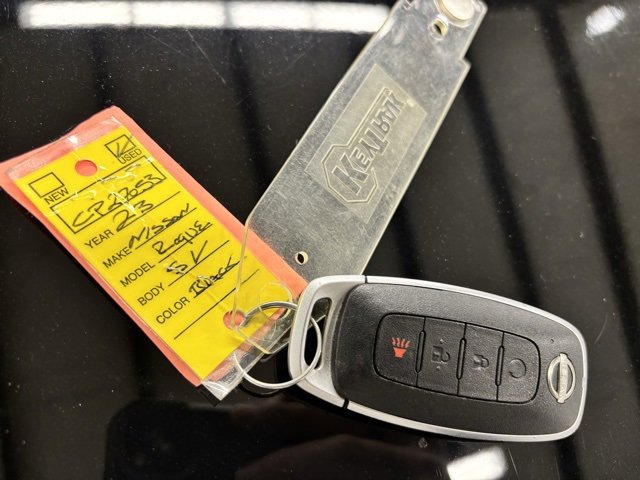 Used 2023 Nissan Rogue SV image 24