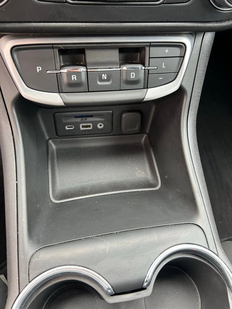 Used 2024 GMC Terrain SLT image 14