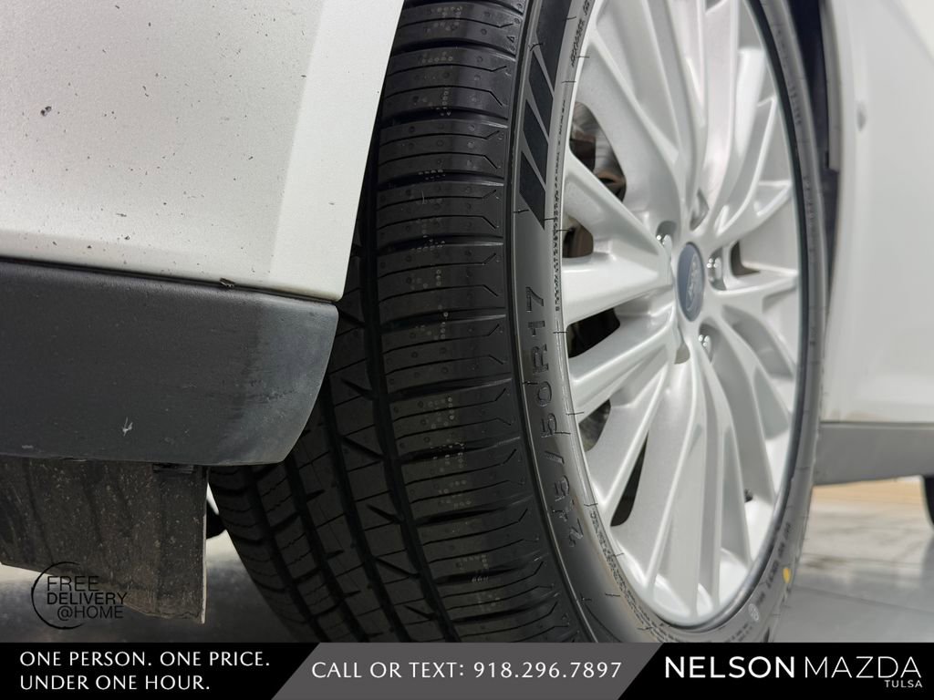 Used 2018 Ford Focus Titanium FWD image 12