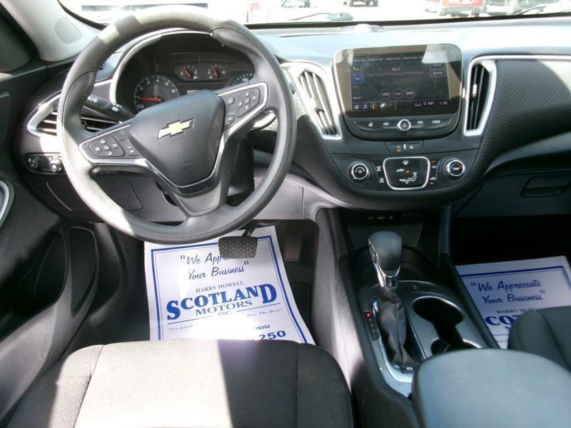 Used 2024 Chevrolet Malibu LS w/ Driver Confidence Package FWD image 11