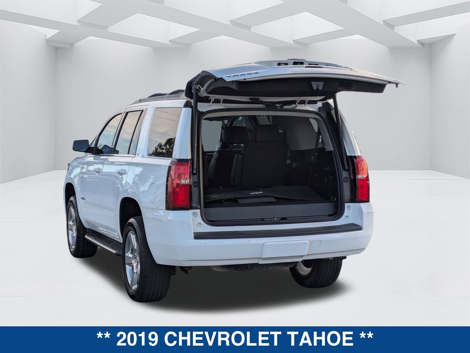 Used 2019 Chevrolet Tahoe LT w/ Luxury Package image 13
