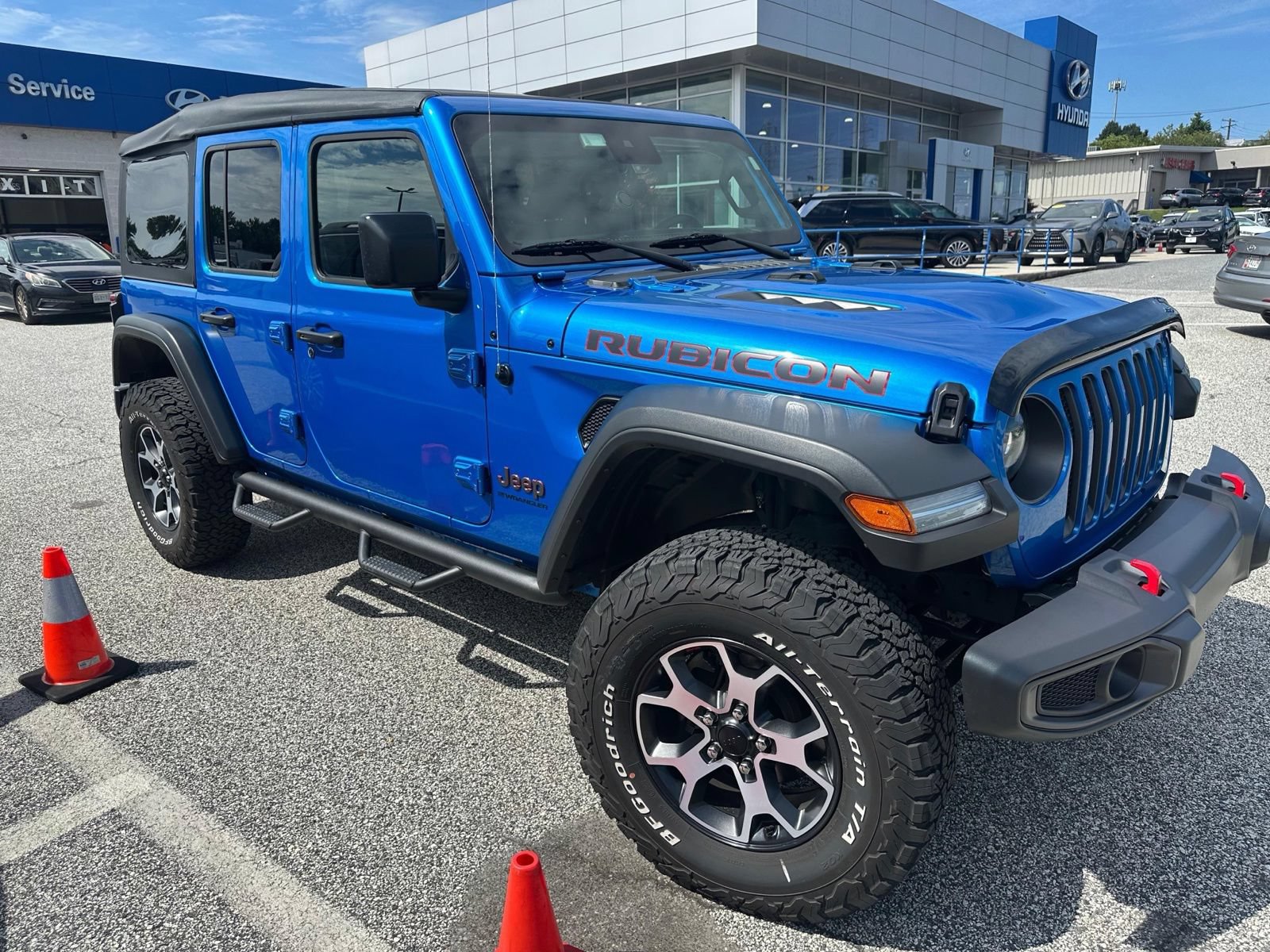 Used 2023 Jeep Wrangler Unlimited Rubicon w/ LED Lighting Group AWD/4WD image 4