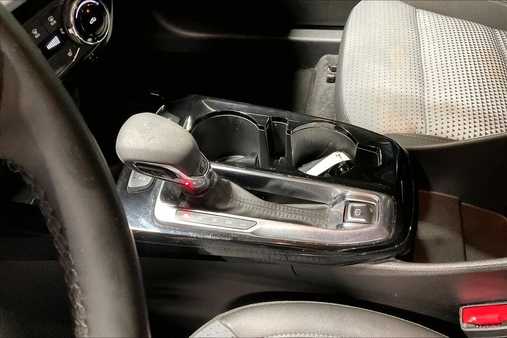 Used 2024 Chevrolet Trax LT w/ Driver Confidence Package FWD image 17