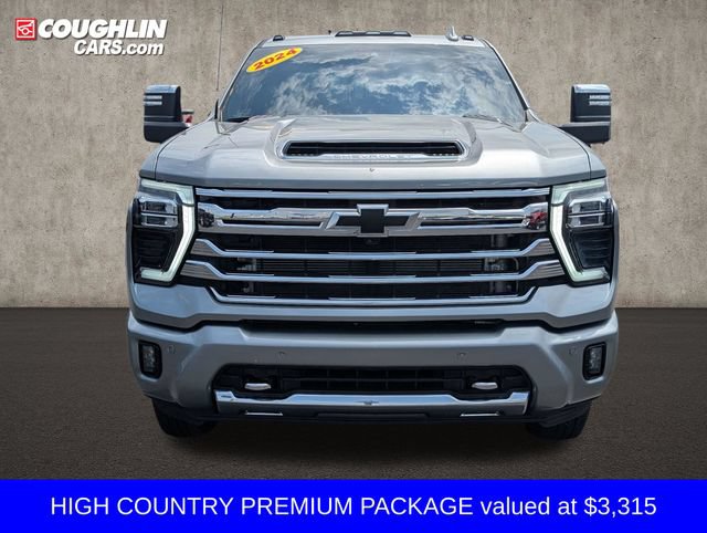 Used 2024 Chevrolet Silverado 3500 High Country w/ High Country Premium Package AWD/4WD image 2