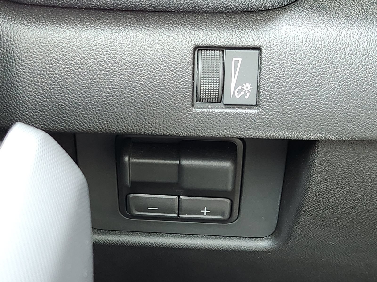 New 2026 GMC Canyon Elevation w/ Convenience Package RWD image 26
