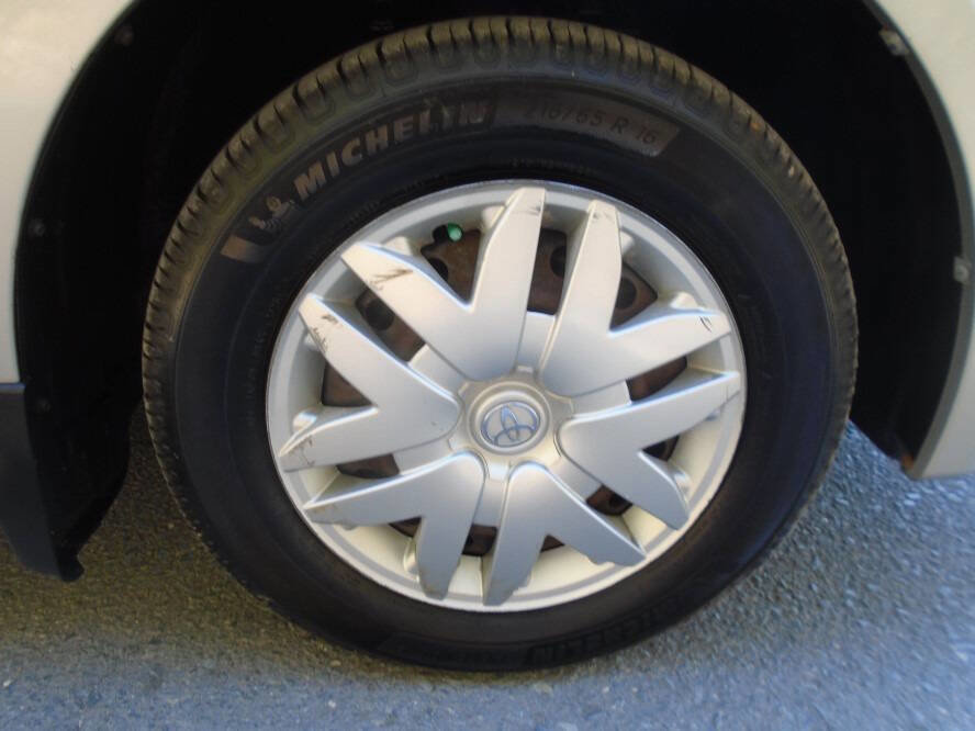 Used 2008 Toyota Sienna LE image 29