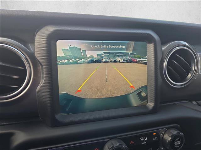 Used 2020 Jeep Gladiator Overland AWD/4WD image 13