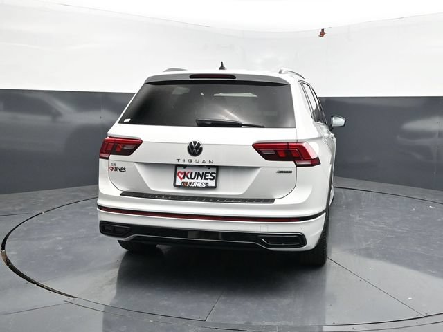 Used 2023 Volkswagen Tiguan SE R-Line AWD/4WD image 7