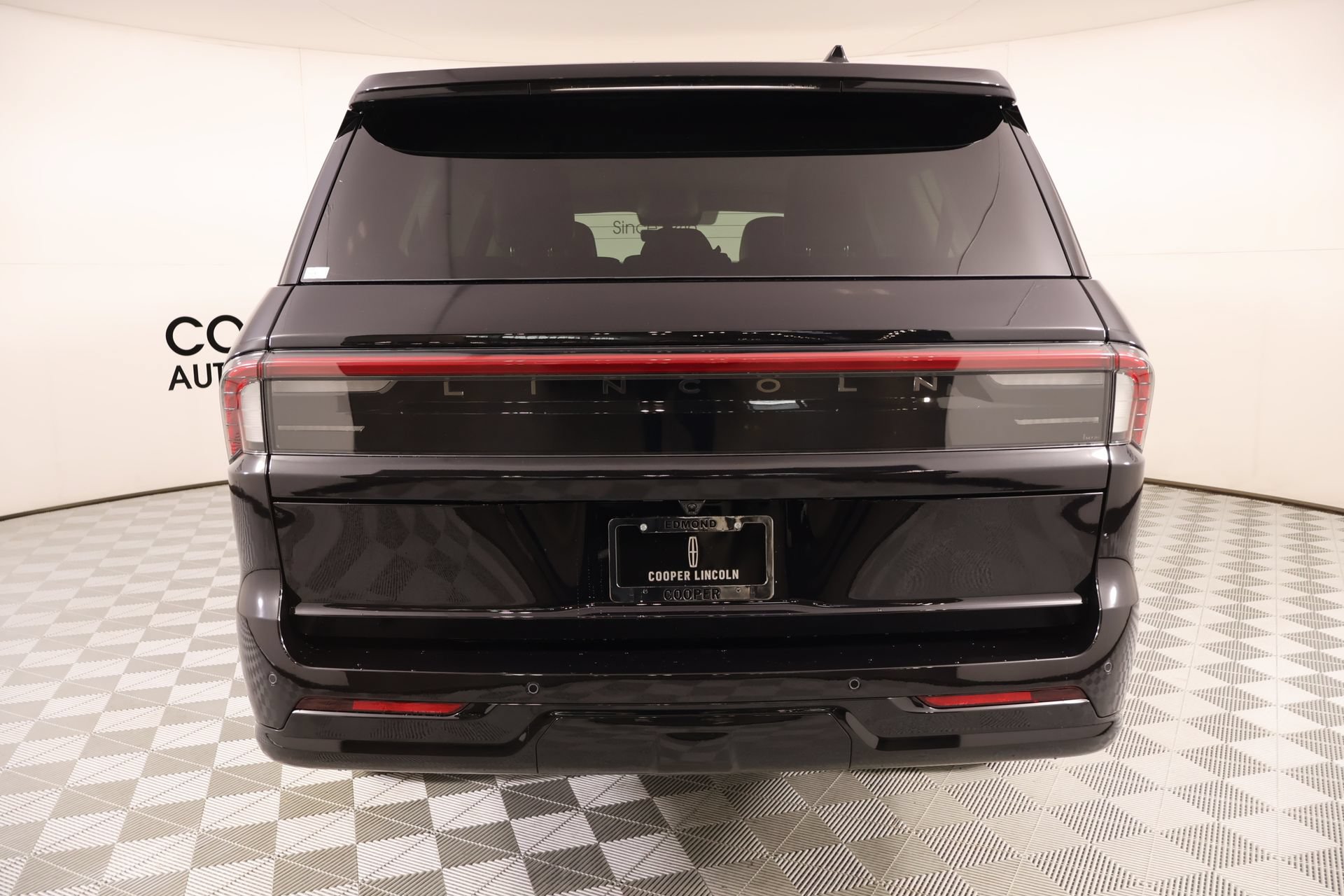 New 2026 Lincoln Navigator L Premier AWD/4WD image 23