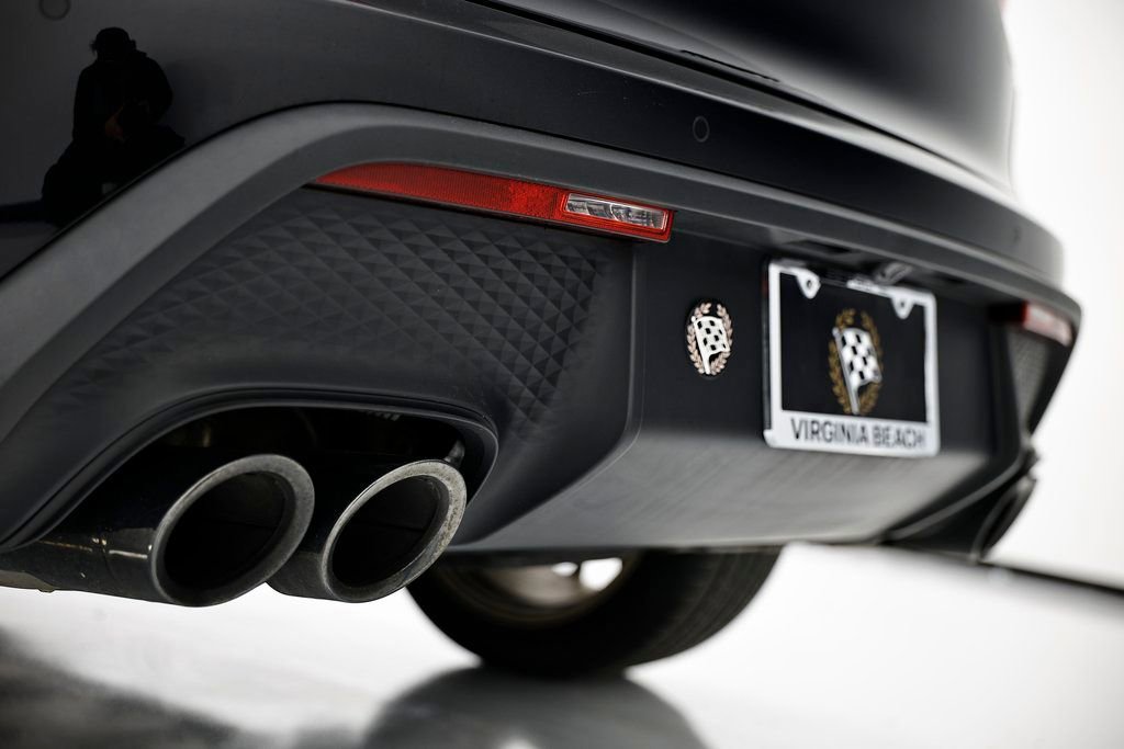 Used 2023 Porsche Macan Turbo image 16