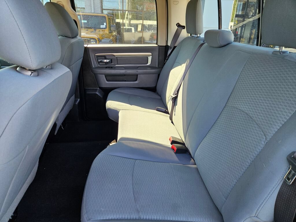 Used 2018 RAM 1500 Classic SLT AWD/4WD image 12